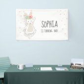 バニーの誕生日の旗の最初ピンクの女の子イースター 横断幕 (トレードショー)