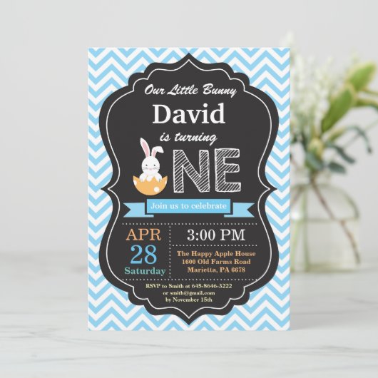 バニーの誕生日の男の子のイースターエッグの第1最初誕生日 招待状 (スタンド正面)