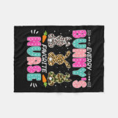 バニーナースおもしろいイースターデイ病院医療女性 フリースブランケット (正面(横))