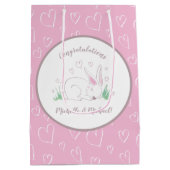 バニーベビーシャワー春ピンクガール ミディアムペーパーバッグ (裏面)