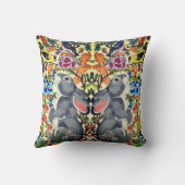 バニーユニークラビットバードフローラジャコビーンエキゾチック クッション (裏面)