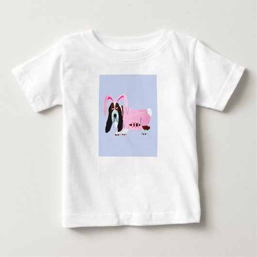 バニー服のバセットハウンド ベビーTシャツ (正面)