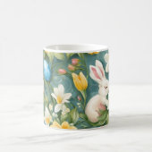 バニー、春の花、イースターエッグ。絵画の コーヒーマグカップ (中央)