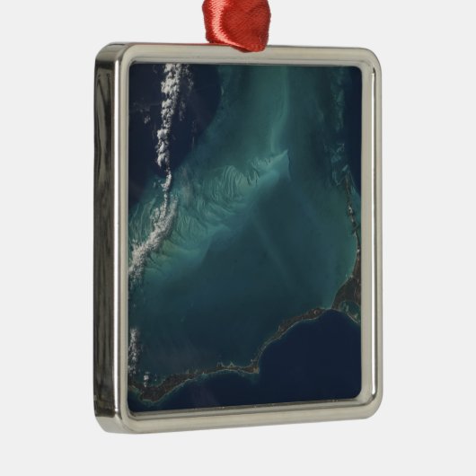 バハマの長い狭いエルースラ島 メタルオーナメント (右)