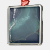 バハマの長い狭いエルースラ島 メタルオーナメント (左)