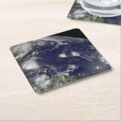 バハマを通過するハリケーン・アイリーン。 スクエアペーパーコースター (アングル)