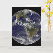 バハマ上空のハリケーン・アイリーンと完全な地球。 カード (黄色い花)