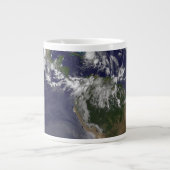 バハマ上空のハリケーン・アイリーンと完全な地球。 ジャンボコーヒーマグカップ (正面)