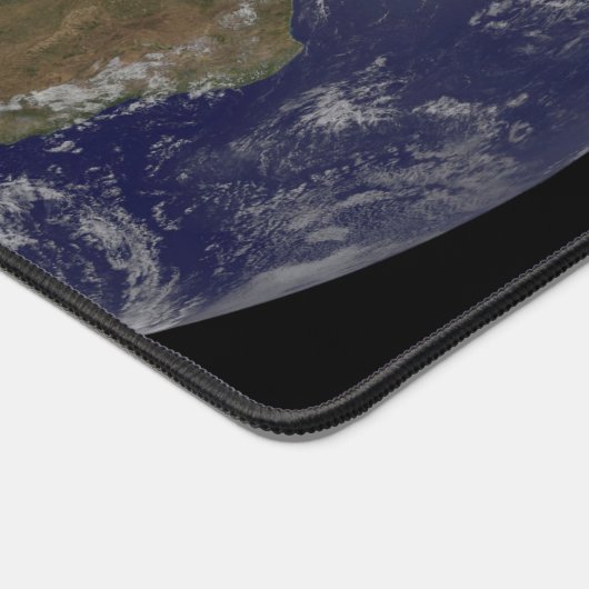 バハマ上空のハリケーン・アイリーンと完全な地球。 デスクマット (コーナー)