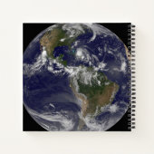 バハマ上空のハリケーン・アイリーンと完全な地球。 ノートブック (裏面)