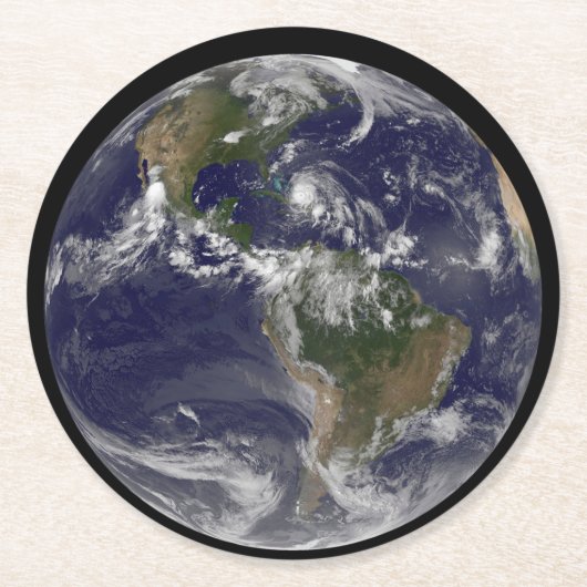 バハマ上空のハリケーン・アイリーンと完全な地球。 ラウンドペーパーコースター (正面)