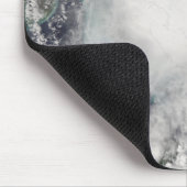 バハマ上空の熱帯性風雨 マウスパッド (コーナー)