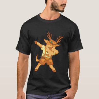 ババリアのコスチュームを着たダンシング・トナカイ Tシャツ