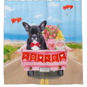 バフランスのルドッグバレンタインデートラック シャワーカーテン (正面)