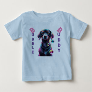 バブルおもしろい:かわいい黒犬の冒険 ベビーTシャツ