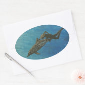 バブルパシフィックのバンパーステッカー、イルカが泳いでいる 楕円形シール (封筒)