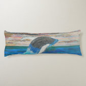 バブルパシフィック枕、グレイ鯨のブリーチング ボディピロー (裏面)