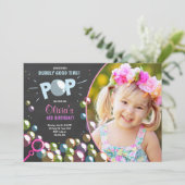 バブル·バースデー·パーティー·インビテーション·ポップ・アートの誕生日·ガール 招待状 (スタンド正面)