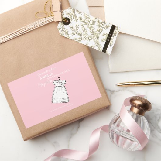 バプテスマ・ガウン・オン・ピンクパーソナライズされた 長方形シール (ギフト)