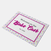 バベケーブへようこそホットピンク ドアマット (アングル)