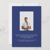 バモダンルシティネイビーブルー写真卒業パーティー 招待状 (裏面)