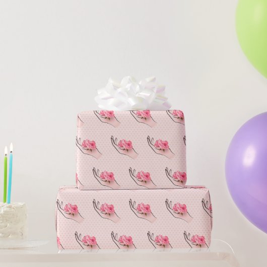 バラが手元にあるハート ラッピングペーパー (パーティーギフト)