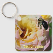 バラとのまわりに自然 パーソナライズされた キーホルダー (正面)