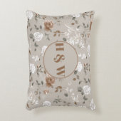 バラとエレガントつる植物パタンのアクセント枕 アクセントクッション (正面(垂直))