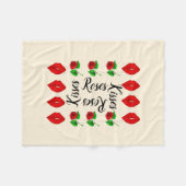 バラとキスフリースブランケット フリースブランケット (正面(横))