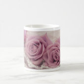 バラとレーススチルライフマグ コーヒーマグカップ (中央)