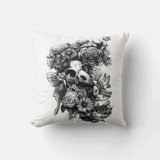 バラと蛾 – 黒 クッション (正面)