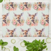 バラに囲まれたかわいい鹿の模様 キッチンタオル (折り畳み)