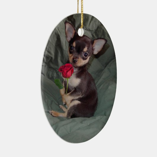 バラのオーナメントを握るチワワMerryRose セラミックオーナメント (右)