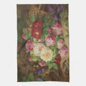 バラのピースが蝶と森の床で キッチンタオル (縦)