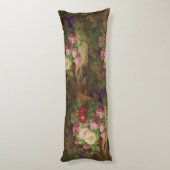 バラのピースが蝶と森の床で ボディピロー (裏面 (縦))