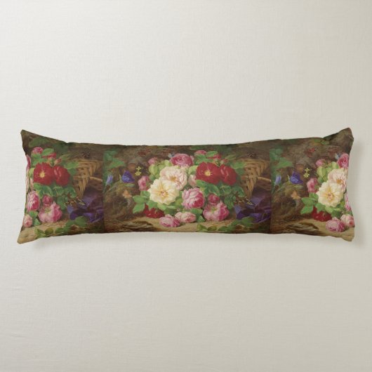 バラのピースが蝶と森の床で ボディピロー (正面)