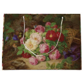 バラのピースが蝶と森の床で ラージペーパーバッグ (正面)