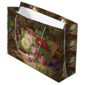 バラのピースが蝶と森の床で ラージペーパーバッグ (正面アングル)