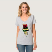バラのラブ・コンカーズ・オール レディース Tシャツ (正面フル)