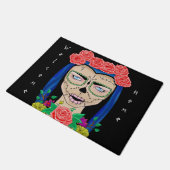 バラの王冠を持つゾンビガールイラストレーション ドアマット (アングル)