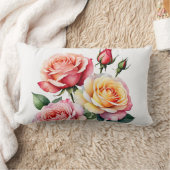 バラの花が咲く黄色とピンクのバラ ランバークッション (ブランケット)