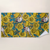 バラの花と金魚 ビーチタオル (正面)