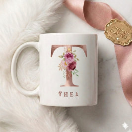 バラの金色の花のイニシャルTモノグラム コーヒーマグカップ