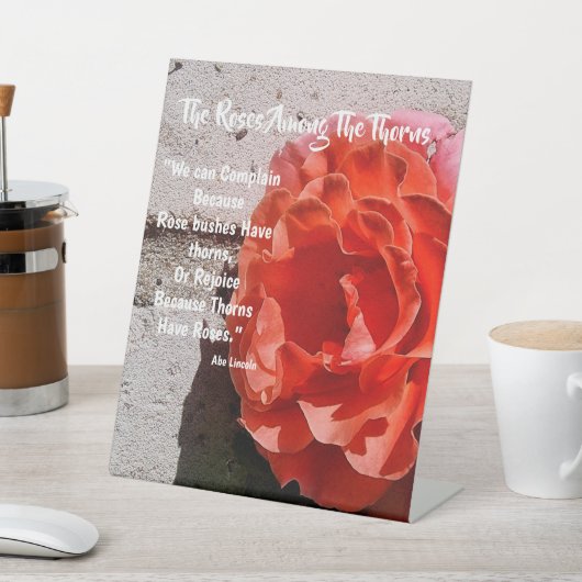 バラの間のイバラ 台座サイン (インサイチュ)