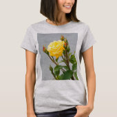 バラの黄色い花 Tシャツ (正面)