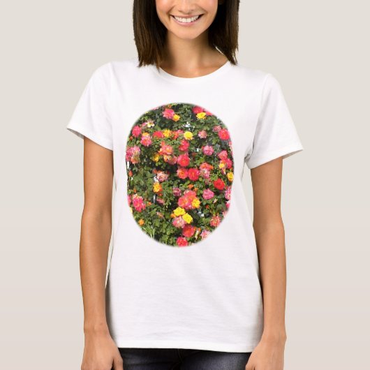 バラのTシャツの格子垣 Tシャツ (正面)