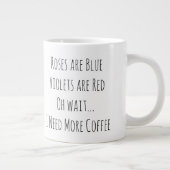 バラは青のヴィオレットは赤オ待ちおもしろい ジャンボコーヒーマグカップ (右)