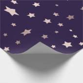 バラエレガント金ゴールドが紫色の背景に星を付ける ラッピングペーパー (角)