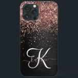 バラカスタム金ゴールドグリッターブラックスパークルモノグラム iPhone 13 PRO MAXケース<br><div class="desc">ブラックのブラシ付きエレガントメタリック背景にバラ金ゴールドグリッターを搭載したかわいらしトレンディー電話ケーきらめくスのデザインを簡単にパーソナライズする。</div>
