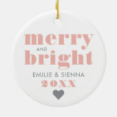 バラガーリー金ゴールドスノーフレークメリーと明るい写真 セラミックオーナメント (裏面)